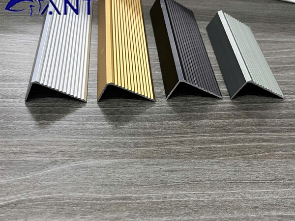 Nẹp nhôm chống trơn L40 gân