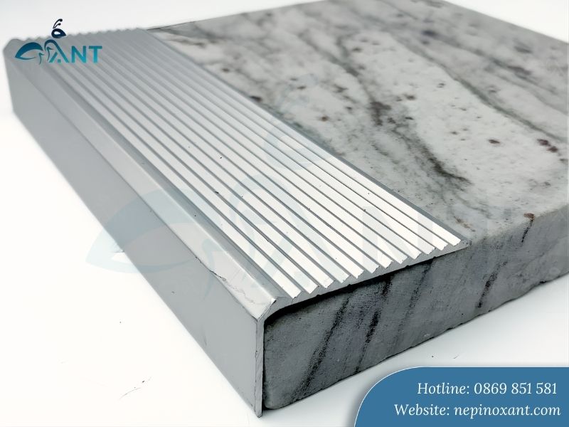 Nẹp nhôm L40 gân