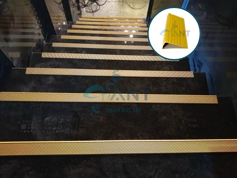 Ứng dụng thực tế của nẹp đồng cầu thang