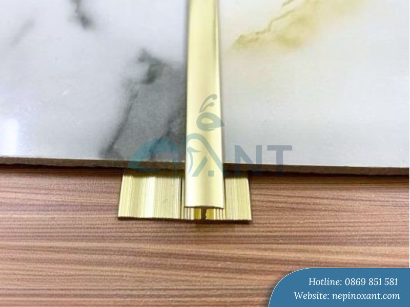 Hàng luôn có sẵn tại kho để đáp ứng nhu cầu cấp bách của các công trình.