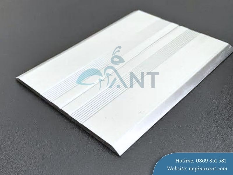 Bề mặt nhôm luôn sáng đẹp, có thể lựa chọn nhiều màu sắc và kết cấu khác nhau