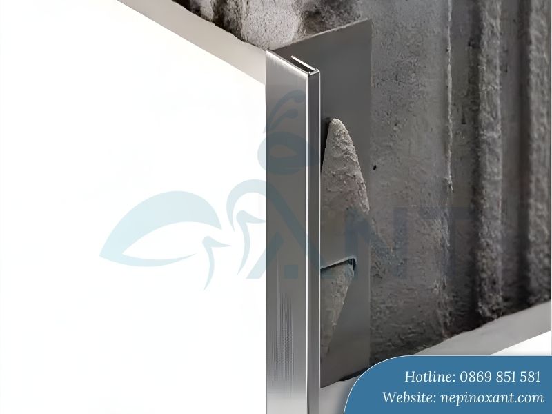 Chất liệu là yếu tố cần ưu tiên hàng đầu. Inox 304 luôn được đánh giá cao