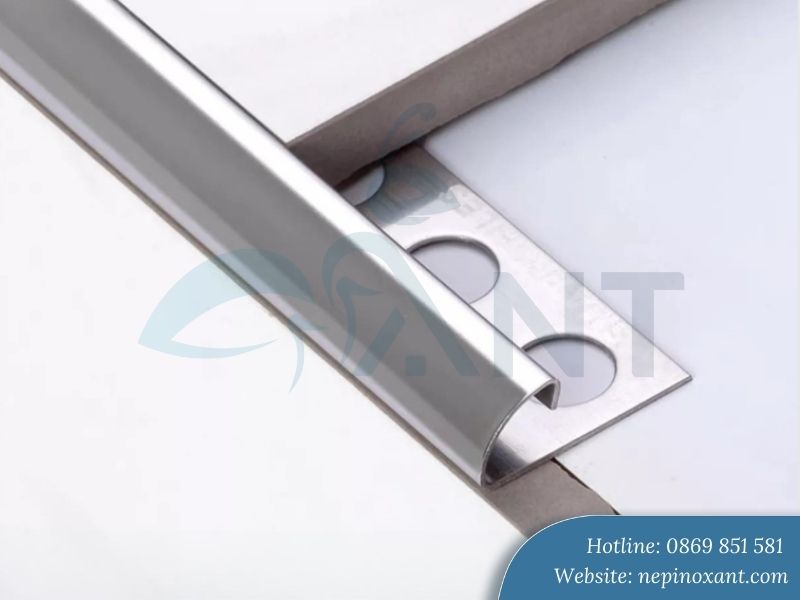Cần cắt nẹp góc đúng công cụ chuyên dụng