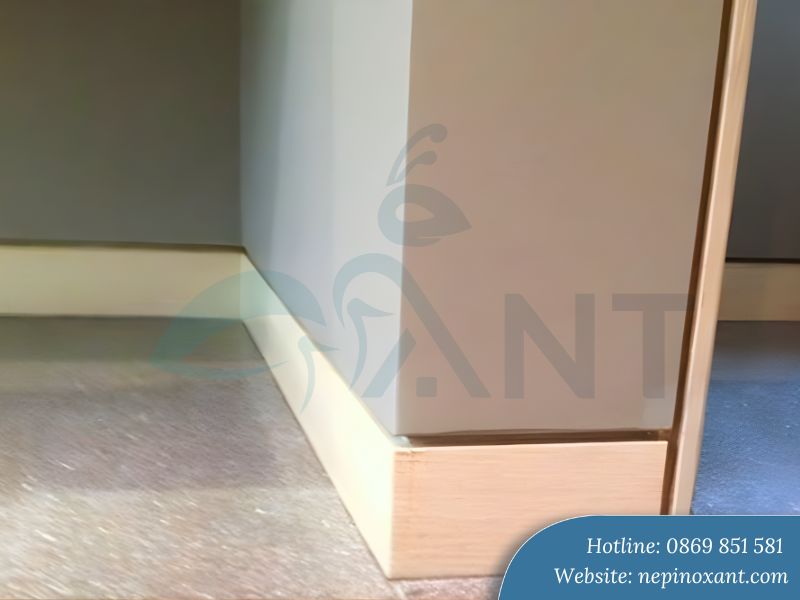Nẹp tách khe chân tường