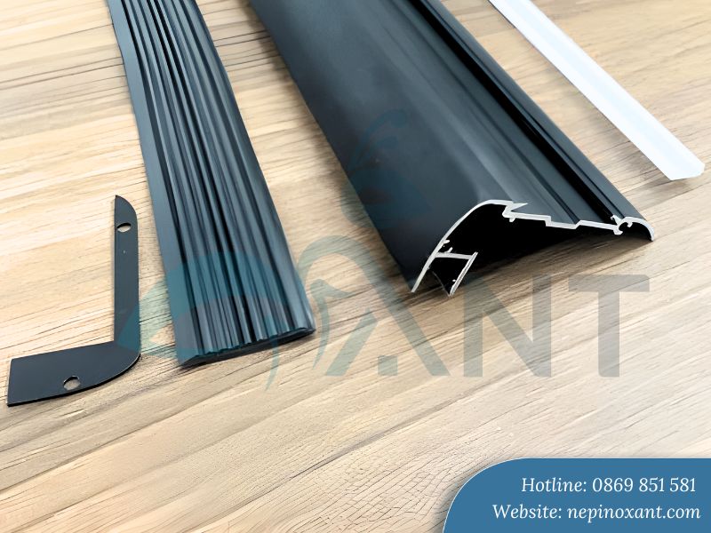 Cấu tạo chi tiết của nẹp nhôm chống trơn đèn LED