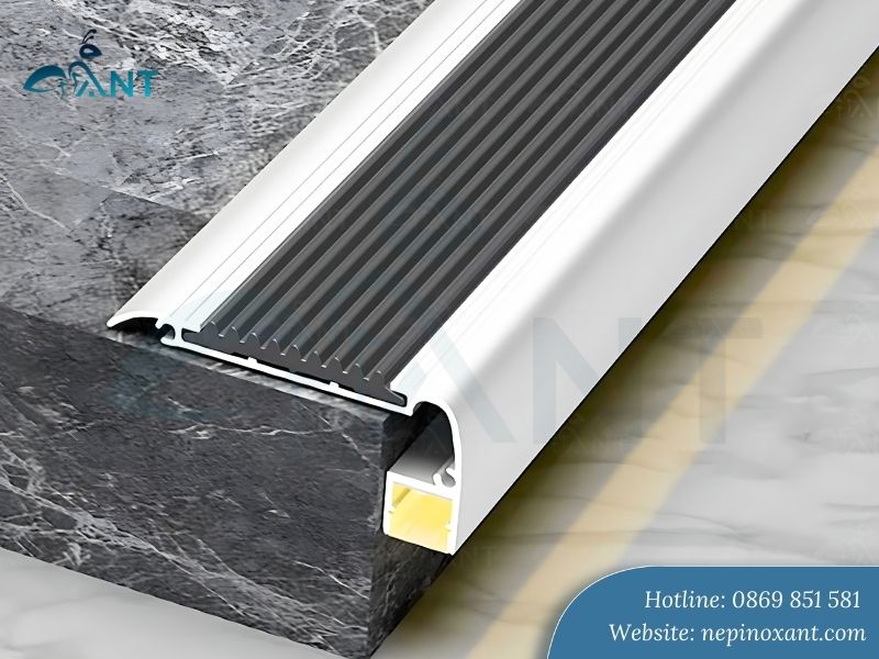 Nẹp nhôm chống trượt đèn LED